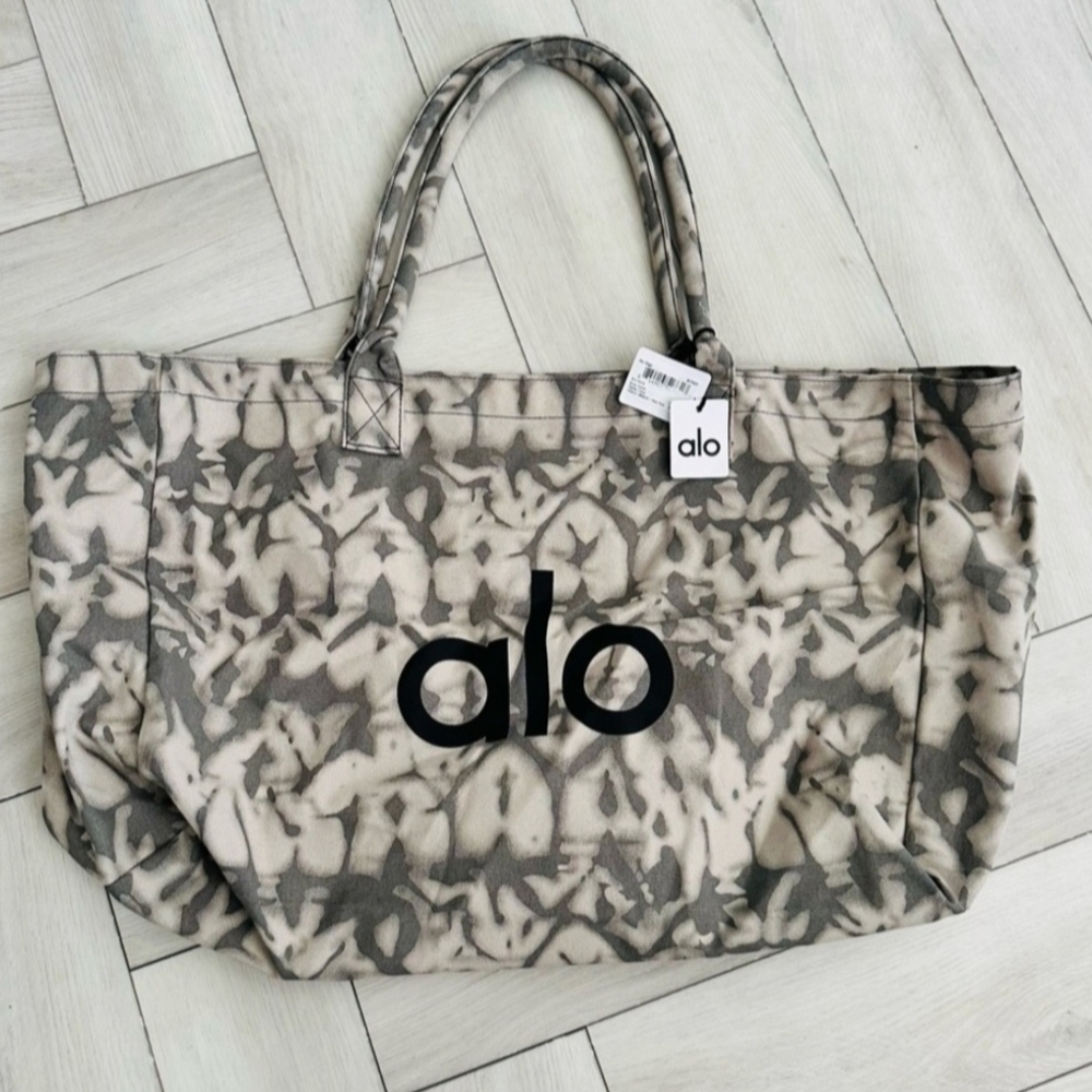 ALO Yoga Women's Gray Tote Bag